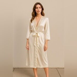 VTG Emily Daniell Ivory Nightgown Robe | Romantic Coquette, Old Hollywood Glam